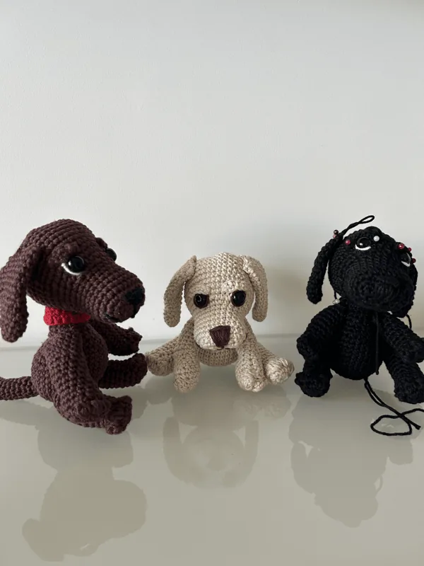 Cagnolini amigurumi all'uncinetto fatti a mano