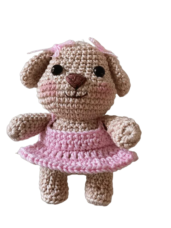 Nina amigurumi all'uncinetto fatta a mano
