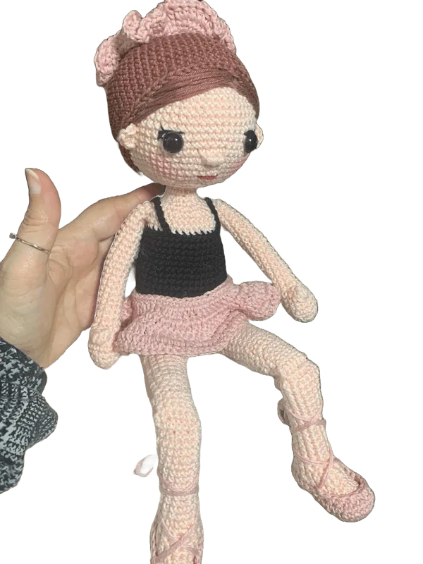 Bambola amigurumi Aria fatta a mano all'uncinetto