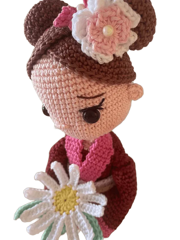 Bambola Geisha amigurumi fatta a mano all'uncinetto