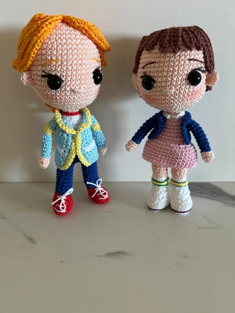 Max e Eleven bambole amigurumi all'uncinetto fatte a mano