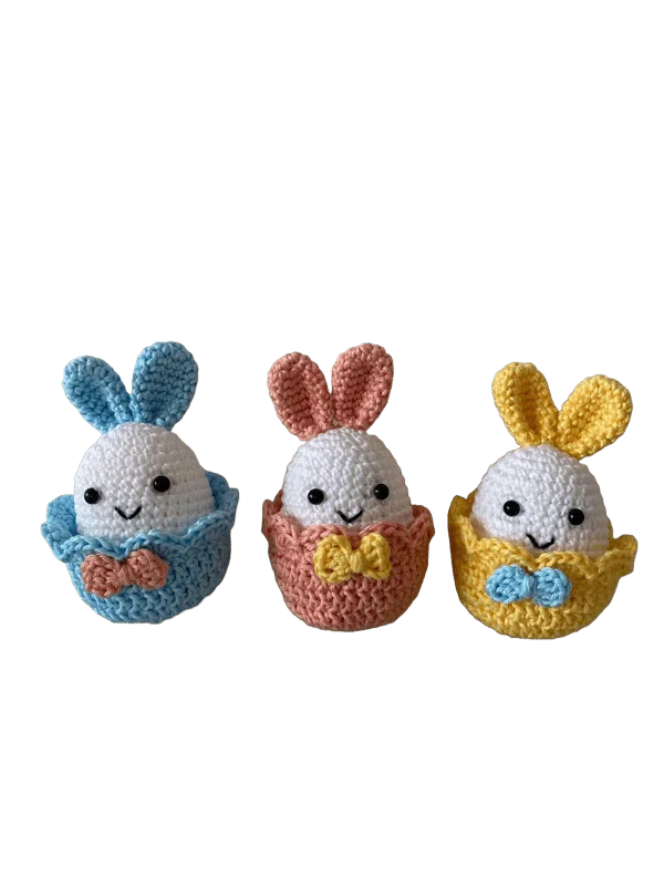 Uova di Pasqua decorative all'uncinetto fatte a mano