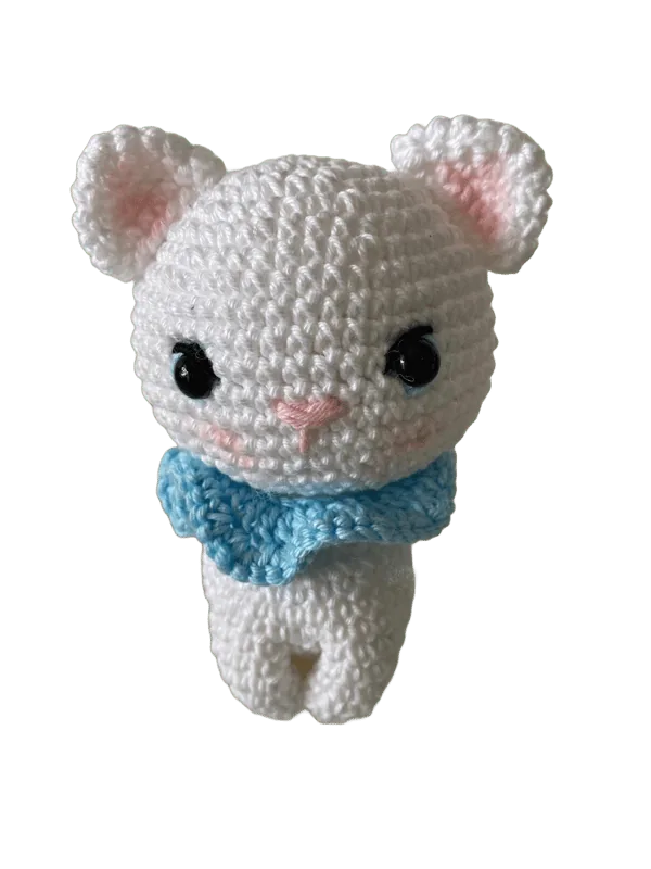 Gattina amigurumi all uncinetto fatta a mano